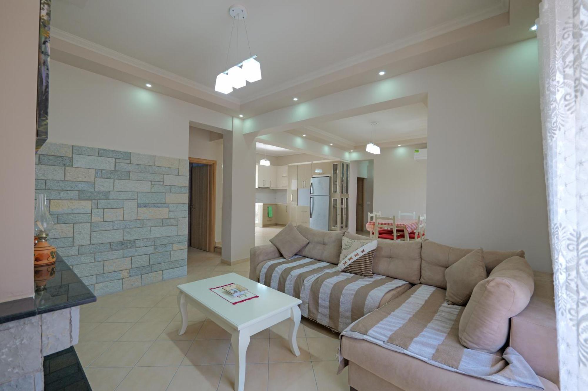 Dana Apartment Sarande